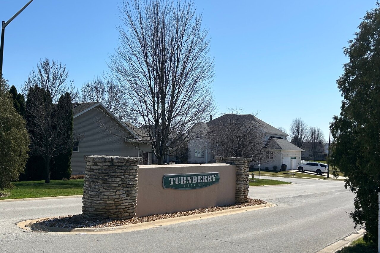 Turnberry Neighborhood, near Twin Ridge neighborhood, Tower Ridge neighborhood, and Briarcliff neighborhood, in Bourbonnais.