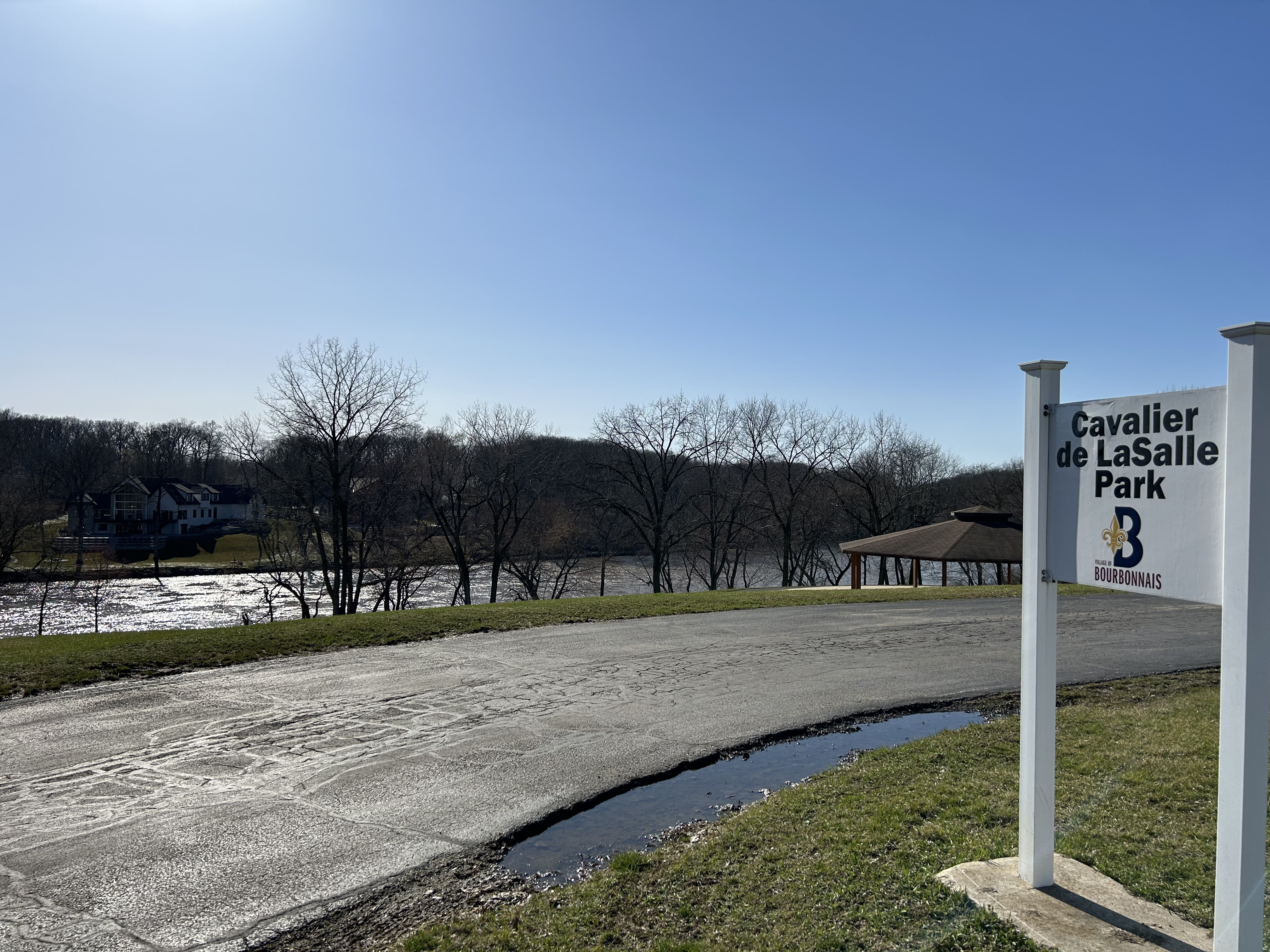 The entrance to Cavalier de la Salle Park in Bourbonnais.